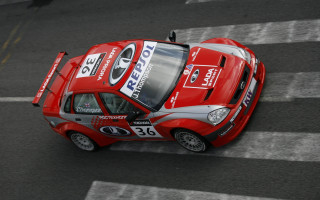 Small red car race track 2 - david rubín free wallpaper