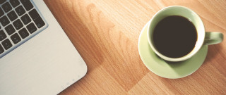 Coffee laptop table typographic ambient - a mouse free wallpaper for desktop