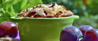 Bowl fruit plums background foreground - a bowl of fruit free wallpaper