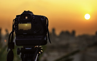 Sunset cityscape silhouette anamorphic flare - caspar wolf free wallpaper