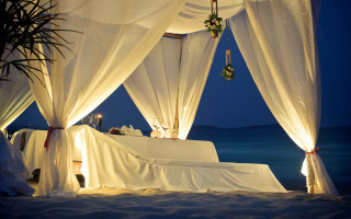 Beach night neo romantic bed - free valentines wallpaper for desktop