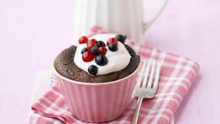 Cupcake berries cream pink napkin - a cupcake free wallpaper