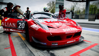 Red sports car multiple people - the track free wallpaper