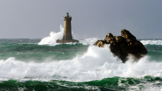 Lighthouse waves rock beach stormy - camille bouvagne free wallpaper for desktop