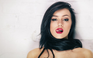Woman black hair red lipstick - red lipstick free wallpaper