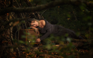 Woman forest suitcase smile cinematic - her hand and a smile free wallpaper