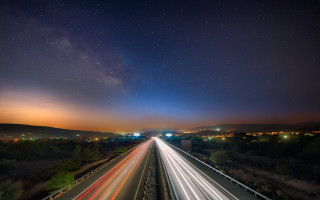 Highway traffic night stars sky - the star free wallpaper
