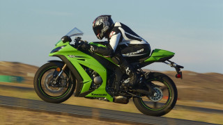 Motorcycle rider green road field - a green motorcycle free wallpaper