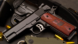 Gun red black pattern case - pattern free wallpaper for desktop