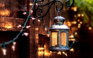 Lantern fence lights christmas scene - a lantern free wallpaper for desktop