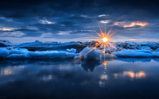 Sunshine water icebergs cloudy sky - iceberg free wallpaper