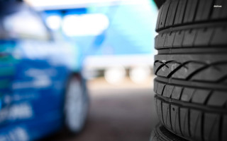 Tire closeup shallowbokeh blue sky - shallow depth of field free wallpaper for desktop