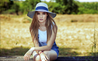 Woman bench hat bluewhite shirt - hat free wallpaper