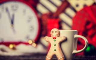 Ginger man coffee clock table - clock free wallpaper for desktop