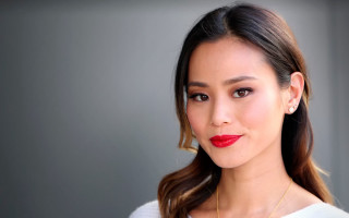 Woman redlipstick whitewear smiling face - full round face free wallpaper for desktop