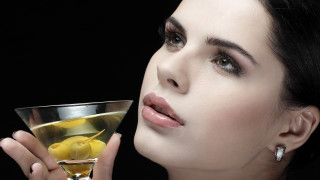 Woman martini glass green apple - a bite free wallpaper