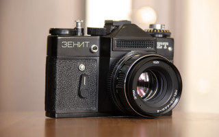 Camera on table lens attached - fedot sychkov free wallpaper for desktop