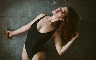 Woman black swimsuit arabesque pose - leesha hannigan free wallpaper