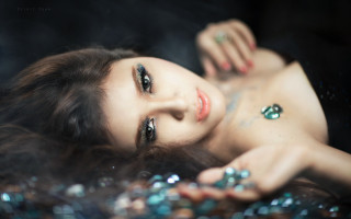 Woman holography fashion nails laying - hand free wallpaper for desktop