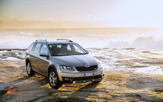 Silver sked rocky beach ocean - a rocky beach next free wallpaper