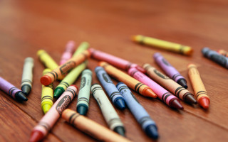 Crayons wooden table childs drawing - pastell free wallpaper