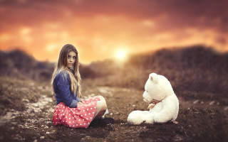 Girl teddy bear sunset outdoors - a white teddy bear free wallpaper