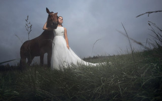 Woman wedding dress horse field - a woman in a wedding dress free wallpaper