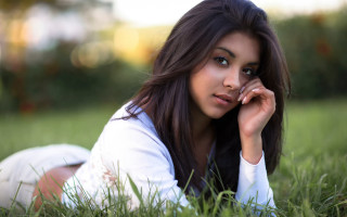 Woman grass portrait bush fireflies - the grass free wallpaper