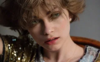 Woman gold sequin shirt messy - promotional free wallpaper