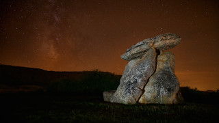 Large rock crack grass starry - a large rock free wallpaper for desktop