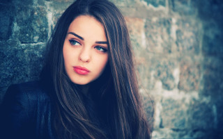 Eszter mattioni portrait brick wall - free portrait wallpaper for desktop