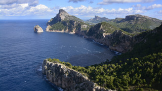 Lake mountains trees sky reflection - mountain and trees free wallpaper