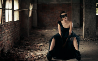 Gothic portrait blackdress brickroom fashion - dirk crabeth free wallpaper