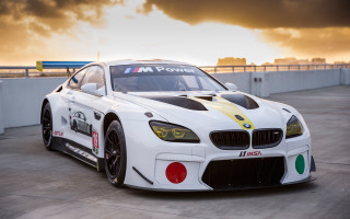 White bmw sports car yellow - a yellow stripe free wallpaper