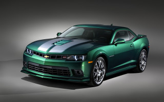 Green sports car silver stripe - a green sports car free wallpaper for desktop