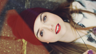 Woman longhair redhat toothbrush photorealistic - a red hat free wallpaper