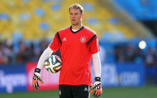 Man red shirt soccer ball 4 - official medium free wallpaper