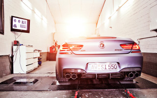 Garage car tv redhose superflat - a tv free wallpaper