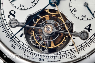 Watch face kinetic art gear - product photography free wallpaper