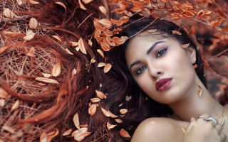 Woman longhair necklace treebranch autumn - long hair and a necklace free wallpaper