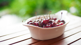 Bowl cherries outdoor wooden table - betty merken free wallpaper for desktop