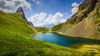 Lake mountains grass sunny clouds 2 - mountain and grass free wallpaper for desktop