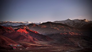 Mountain road house foreground sunset - a house in the foreground free wallpaper