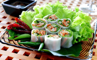 Tray vegetables rolls dipping sauce - a tray of food free wallpaper for desktop