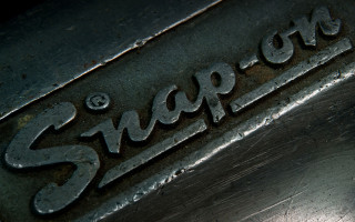 Metal savor macro shallow horizon - a close up of a metal object free wallpaper