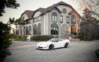 White sports car luxury house - a large house free wallpaper for desktop