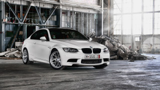 White car garage rubble building - a garage next free wallpaper for desktop