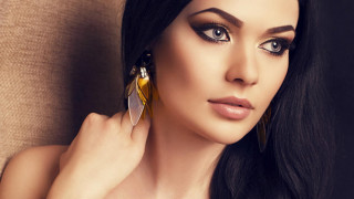Woman black hair elegant earrings - eye free wallpaper for desktop