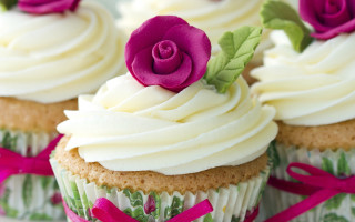 Cupcake white frosting pink rose - white frosting free wallpaper for desktop
