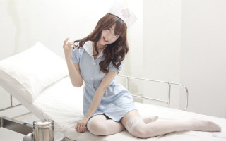 Woman white hat bed cosplay - a white hat free wallpaper